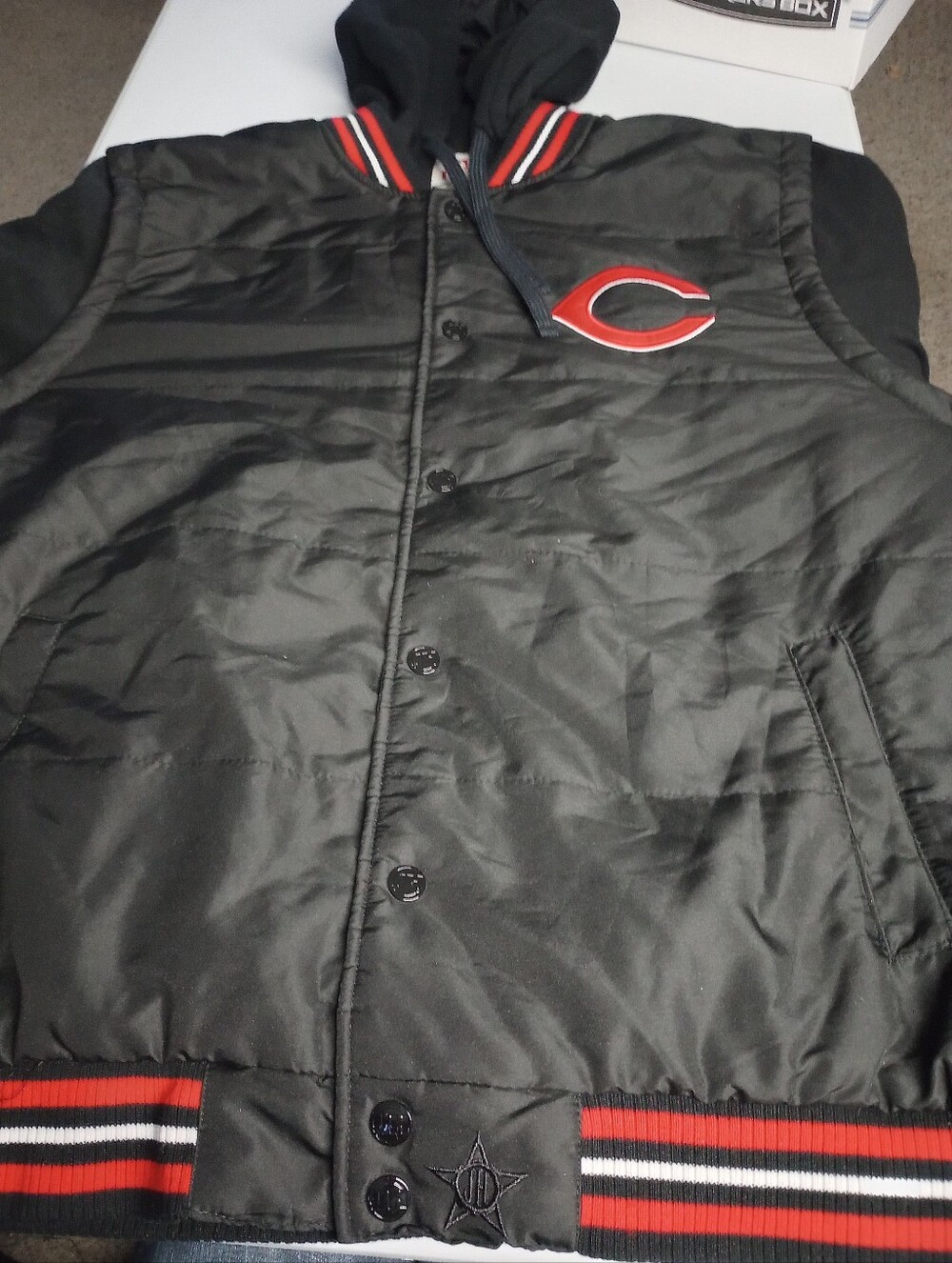 Cincinnati Reds JH Design Black Hooded Jacket with Red Accents Size Large